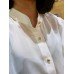 Biała koszula damska ze stójką i złotymi guzikami by Belotta